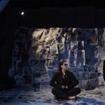 Voditeljka Branka Raljić sa mikrofonima u modernom podcast studiju RSD HUB Banja Luka.