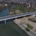 Testiranje nosivosti mosta u Česmi sa kamionima pod opterećenjem.