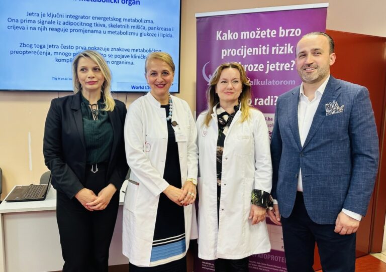 "Doktor vrši Fibroscan pregled jetre", "Dr Nevena Todorović direktorica Doma zdravlja Banja Luka".
