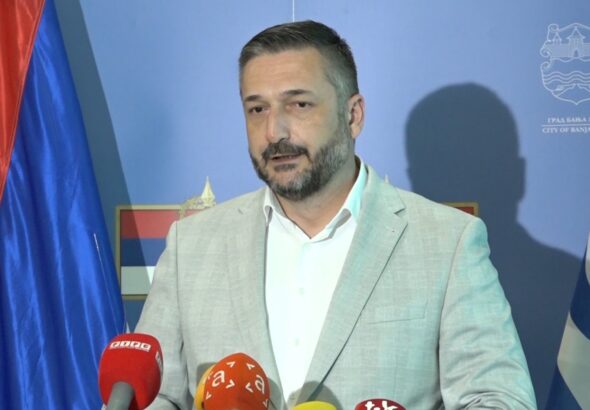Ljubo Ninković, predsjednik Skupštine grada Banja Luka, govori na pres konferenciji o novoj sjednici 28. aprila i 50 tačaka dnevnog reda.