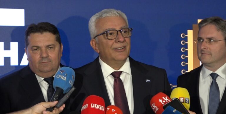 Andrija Mandić i Nenad Stevandić na skupštini Ujedinjene Srpske u Banjoj Luci