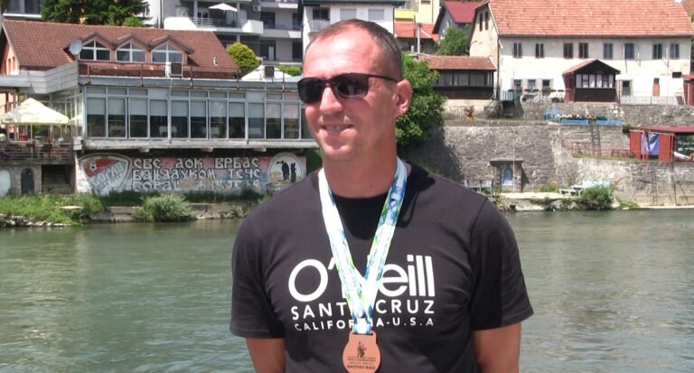 Igor Kuzmanović sa bronzanom medaljom na Svetskom prvenstvu u kajaku na Vrbasu
