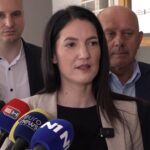 Jelena Trivić na konferenciji za novinare govori o prijavi Narodnog fronta za izbore