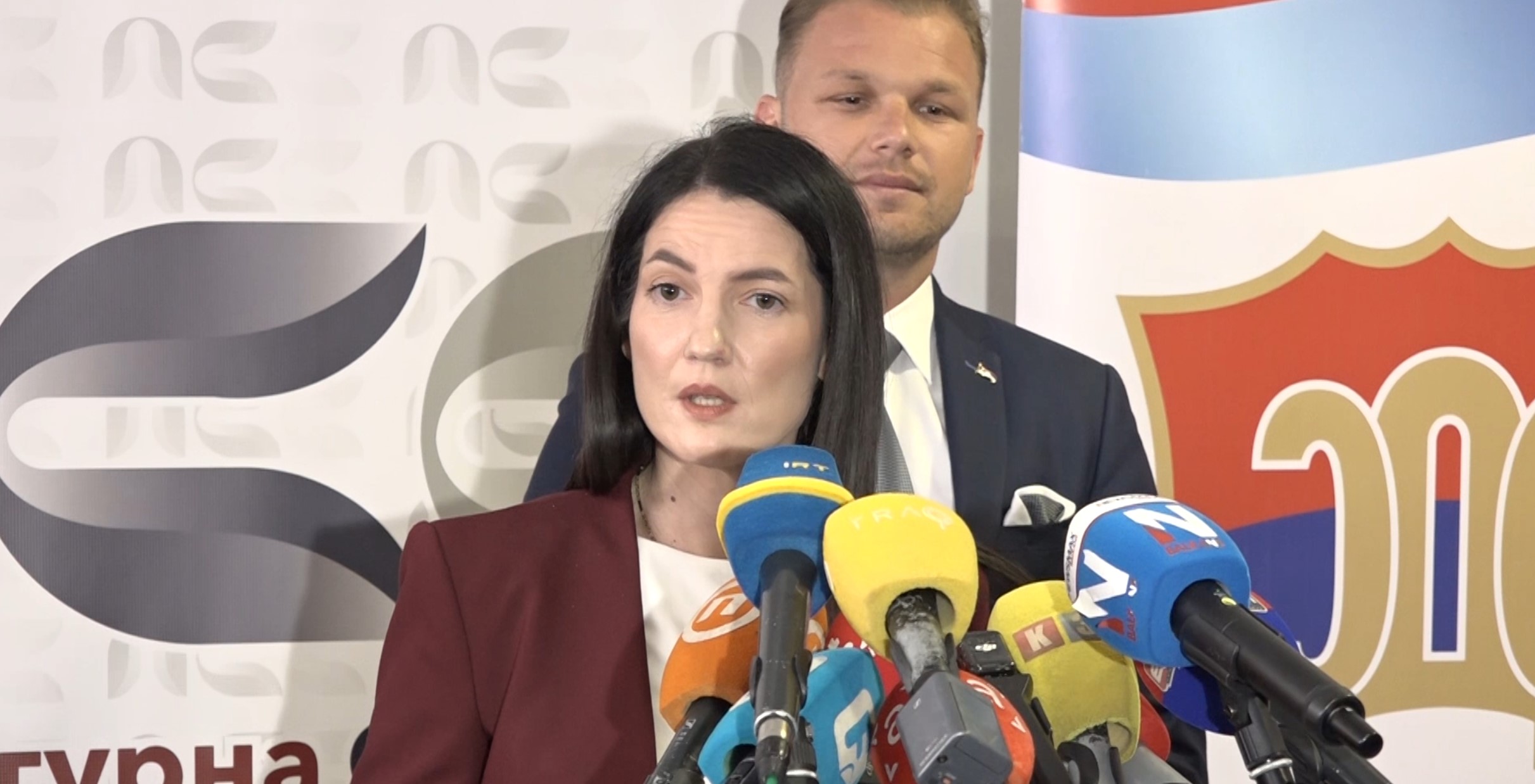 Jelena Trivić daje izjavu za medije nakon sastanka lidera opozicije o zajedničkom nastupu na izborima.