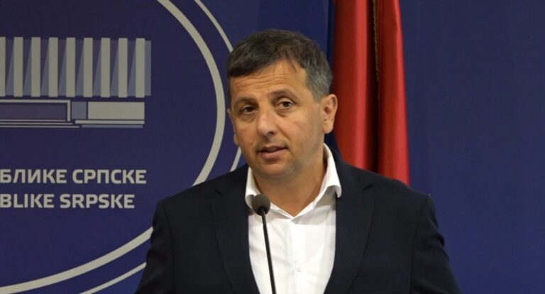 Nebojša Vukanović govori na konferenciji za novinare o Drašku Stanivukoviću i Jeleni Trivić.