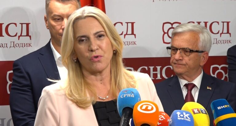 Željka Cvijanović govori na konferenciji za novinare vladajuće koalicije u Republici Srpskoj