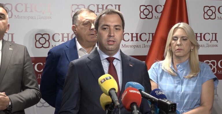 Goran Selak, predsjednik Socijalističke partije Srpske, daje izjavu o podršci kandidatima SNSD-a