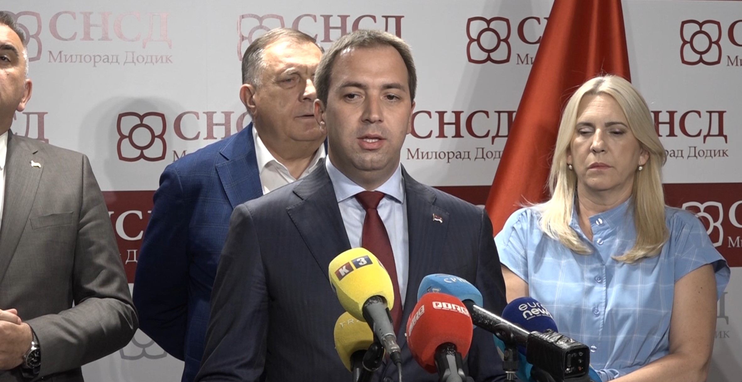 Goran Selak, predsjednik Socijalističke partije Srpske, daje izjavu o podršci kandidatima SNSD-a