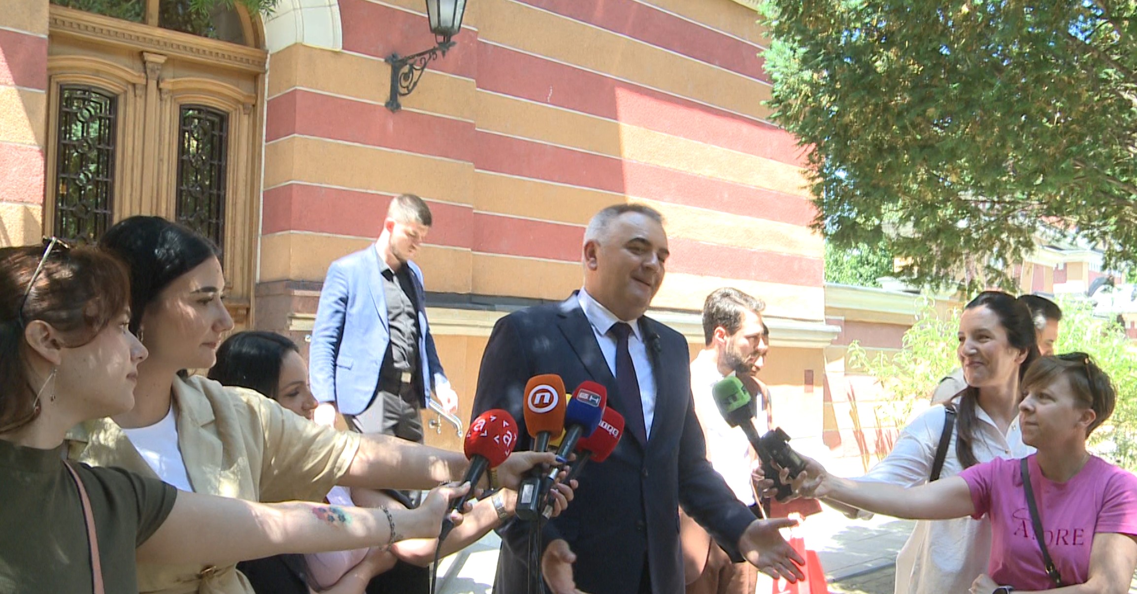 Savo Minić predsednik Vlade Republike Srpske daje izjavu medijima