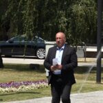 Igor Crnadak na konferenciji za medije ispred Narodne skupštine Republike Srpske u Banjoj Luci.