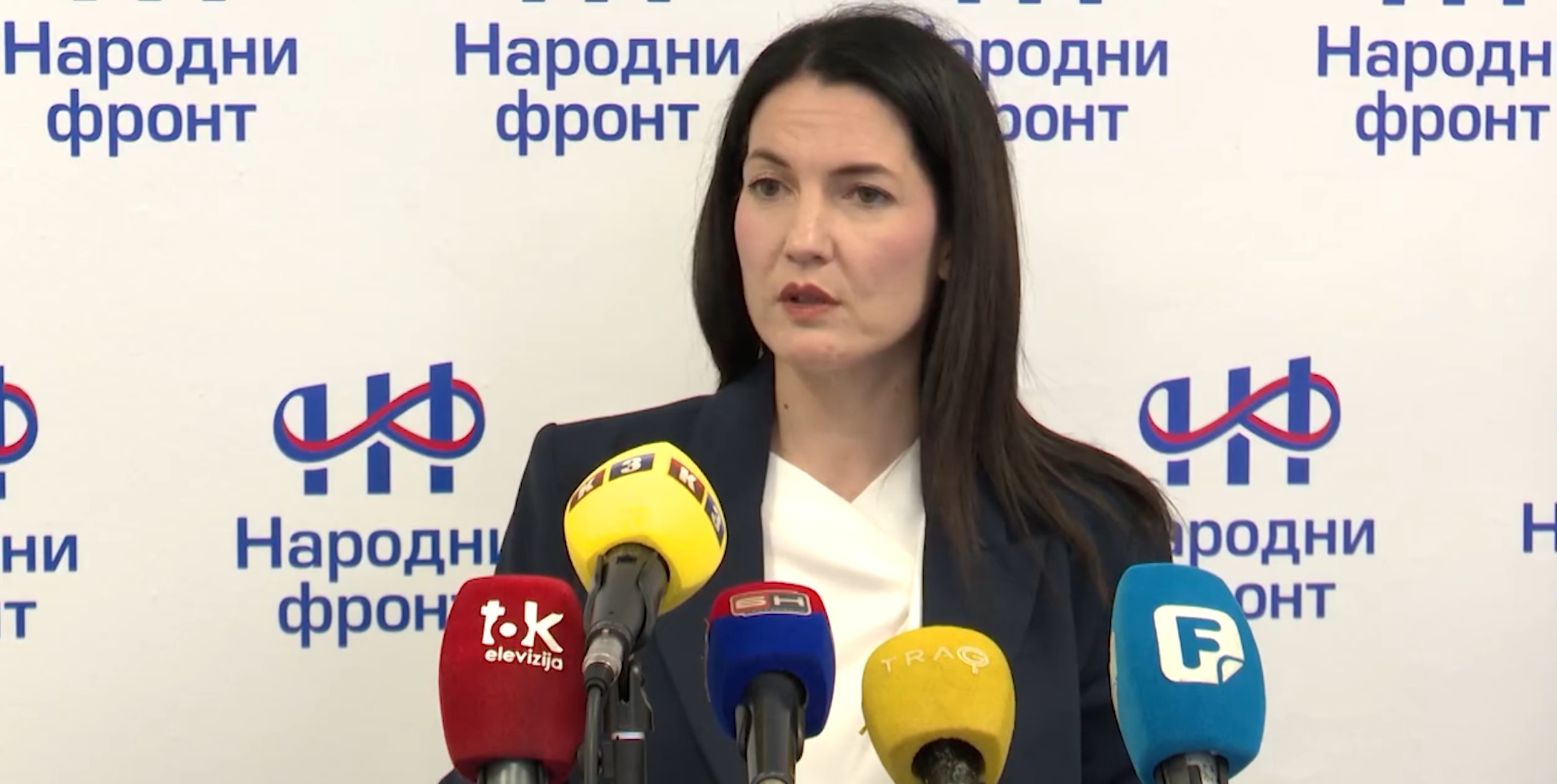 Jelena Trivić govori na konferenciji za medije o dugu i ekonomiji Republike Srpske