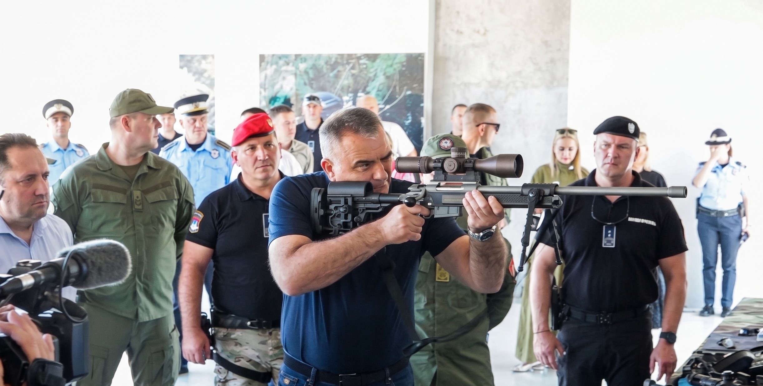 Savo Minić na prezentaciji i testiranju nove sportsko-taktičke snajperske puške preduzeća Kosmos
