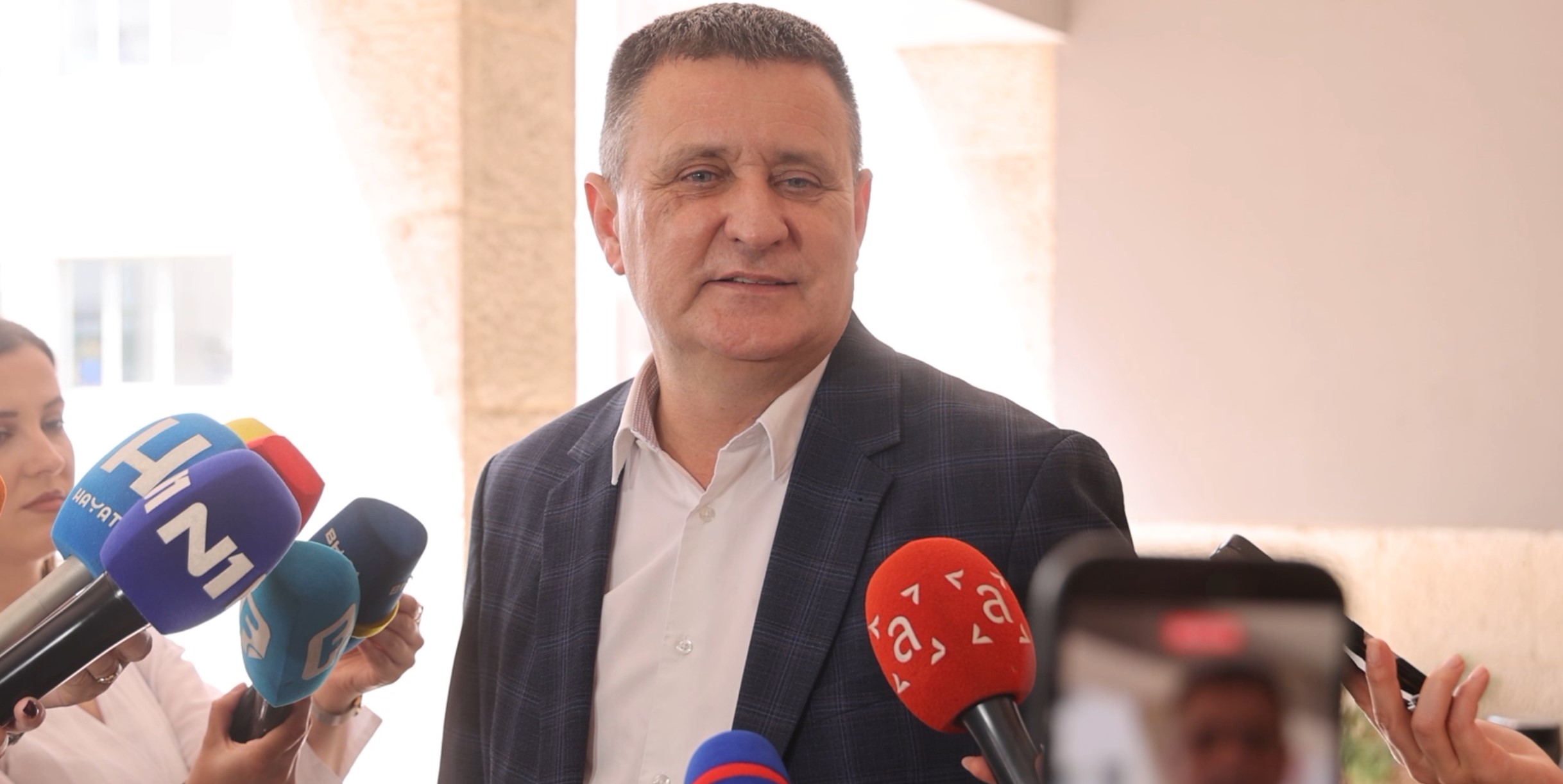 Vlado Đajić predaje kandidatske liste partije Volja naroda u CIK BiH