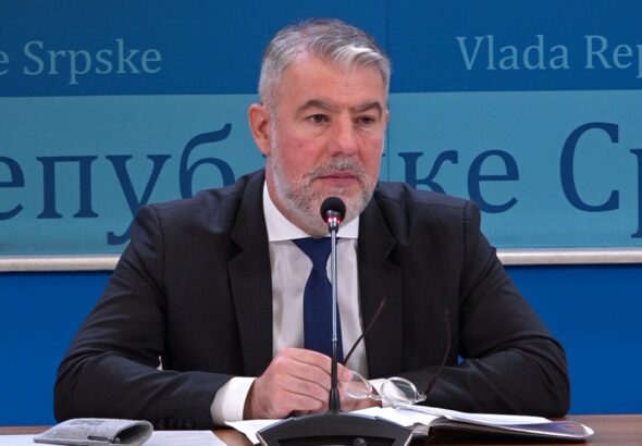 Ministar Alen Šeranić na konferenciji za medije povodom rekonstrukcije Bolnice u Prijedoru