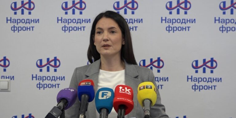 Jelena Trivić drži press konferenciju Narodnog fronta o ekonomskoj situaciji i infrastrukturi u Republici Srpskoj