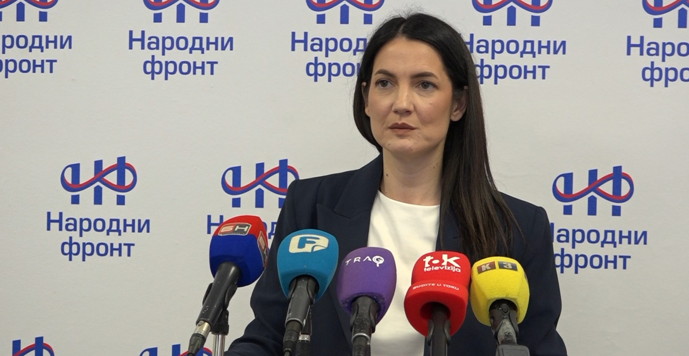Jelena Trivić govori na konferenciji za medije o penzijama i dugu Republike Srpske
