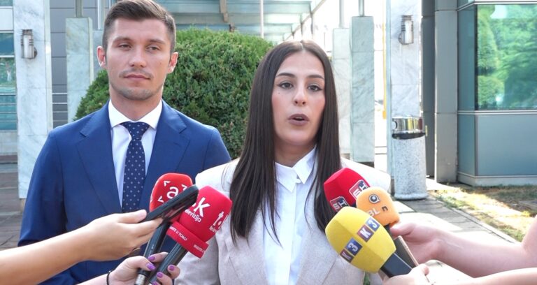 Tanja Vukomanović na konferenciji za medije govori o izmjenama Zakona o radu i zaštiti trudnica od otkaza