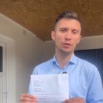 Bojan Kresojević u posjeti Dušanki Đukelić majci prve od 12 banjalučkih beba kojoj je odbijen status civilne žrtve rata