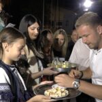 Draško Stanivuković tokom obraćanja mještanima u Zalužanima govori o reformama i bezbjednosti djece
