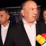 Igor Crnadak, predsjednik PDP RS, obraća se na tribini u Banjaluci