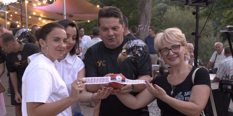 Dr Nenad Stevandić na obali Vrbasa govori o projektu izgradnje kolektora i prečistača otpadnih voda u Banjaluci